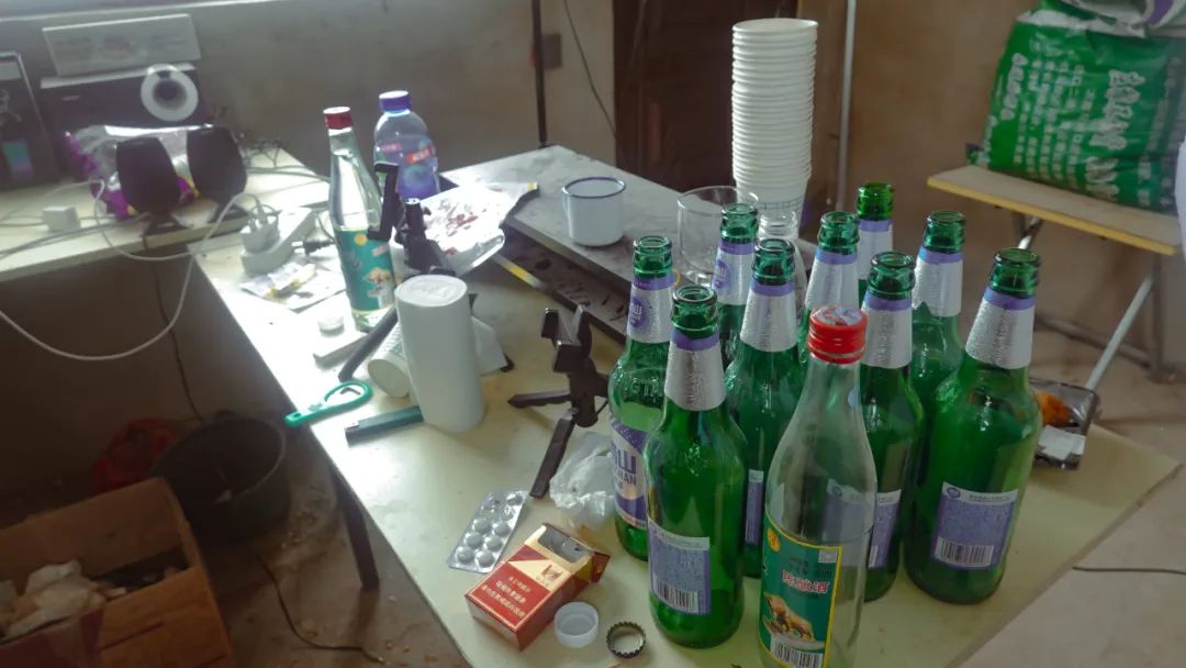 靠喝酒赚钱，一个农村拼酒主播猝死后插图3